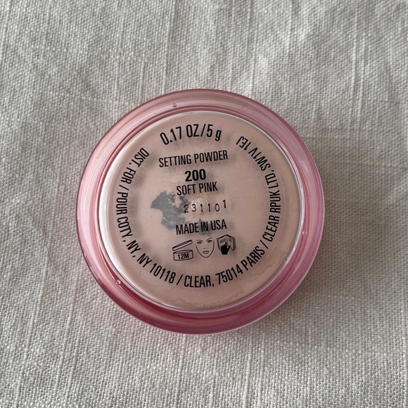 NWOB PINK SETTING POWDER - Picture 2 of 3